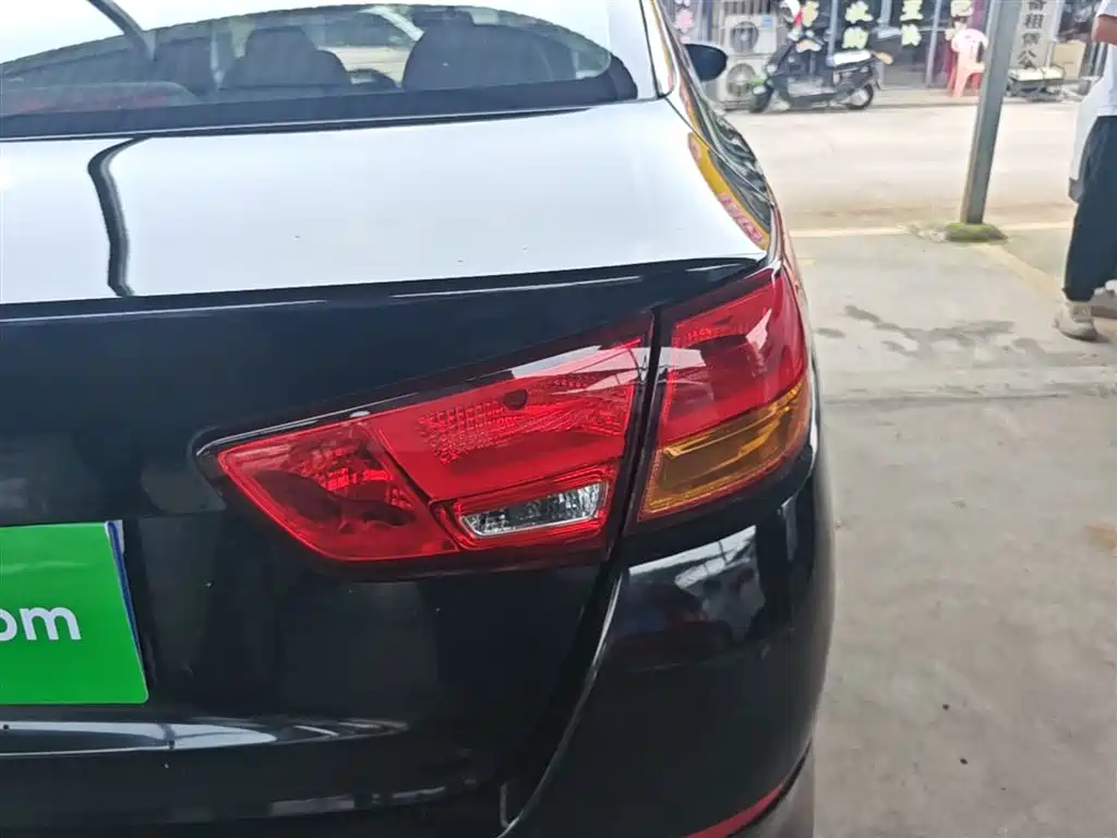 Kia K5 2014 2.0L Automatic LUXURY фото 8
