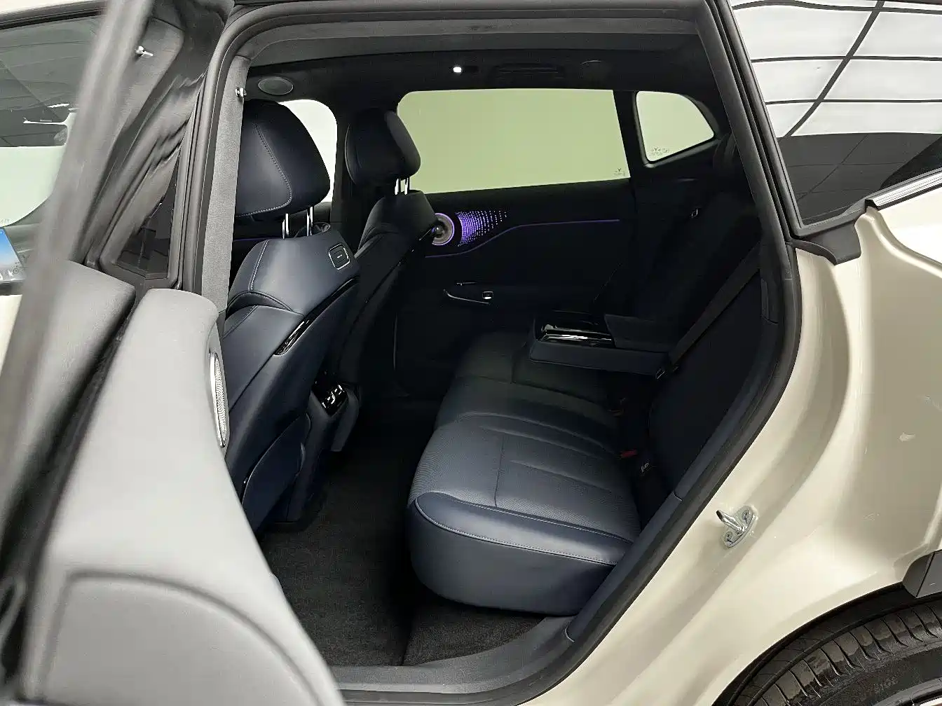 Voyah Auto Voyah Zhiyin 2025 Base фото 16