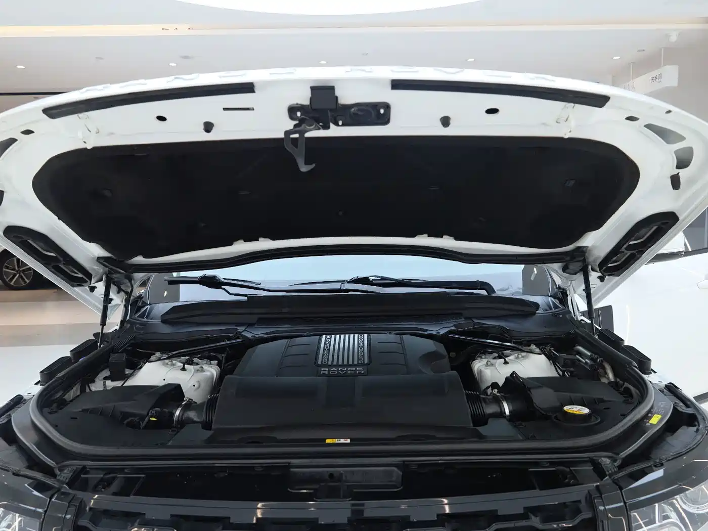 Land Rover Range Rover 2015 2014 Facelift 3.0 SC V6 Vogue