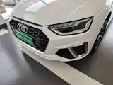 Фото 24 - Audi A4L
