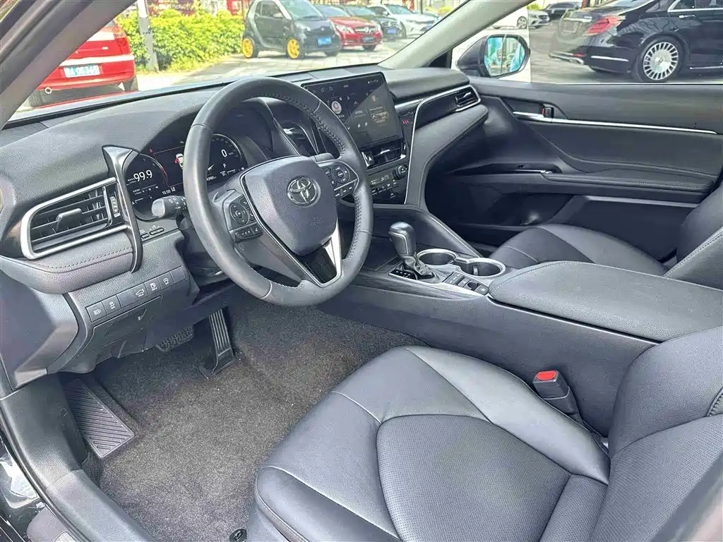 Toyota Camry 2021 2.5G Luxury Edition фото 25