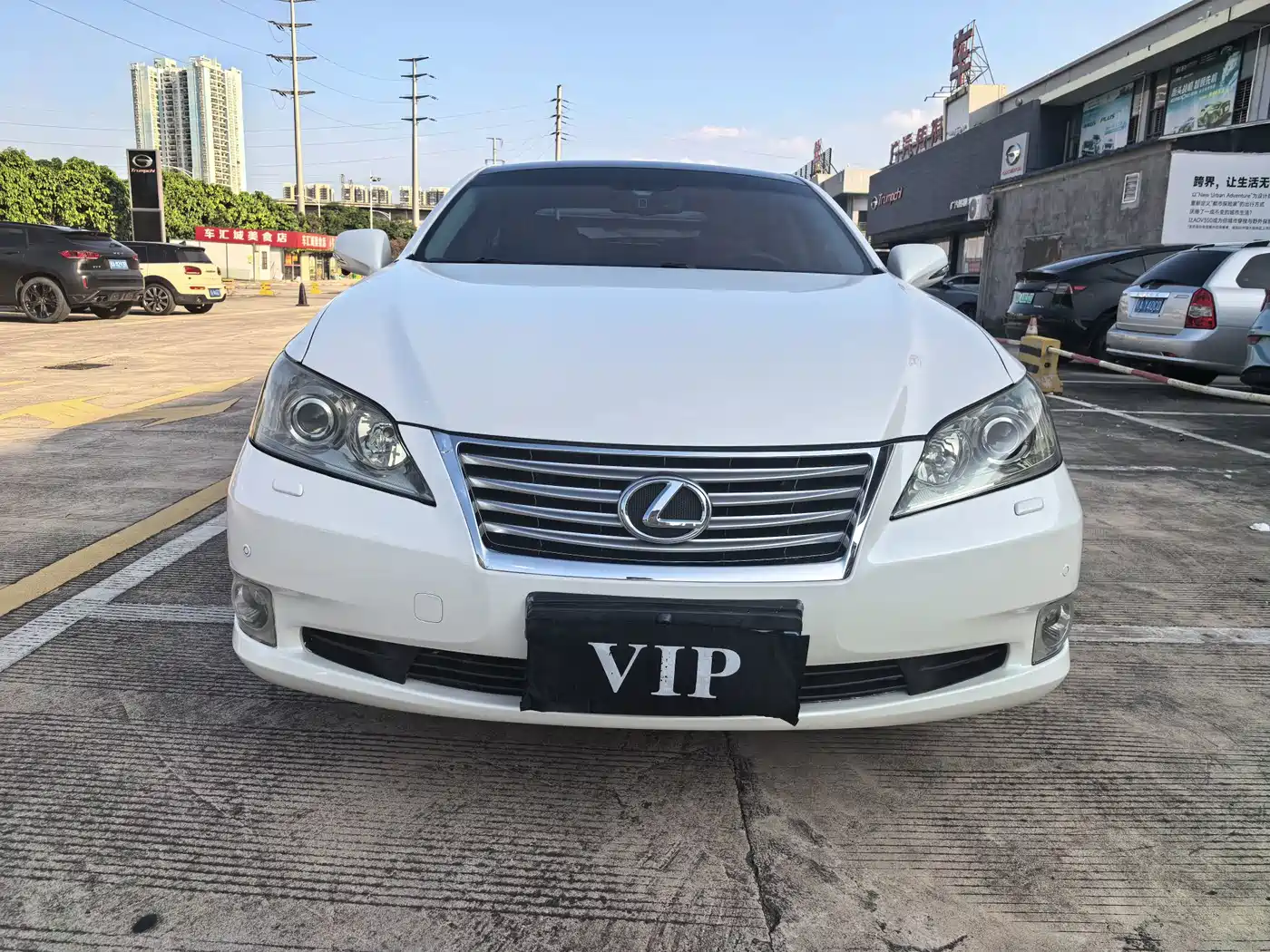 Фото 2 - Lexus ES