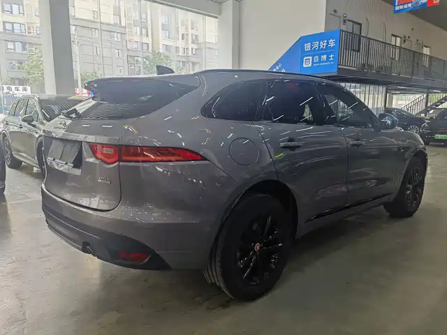 Jaguar F-PACE 2020 2.0T R-Dynamic SE — фото 4