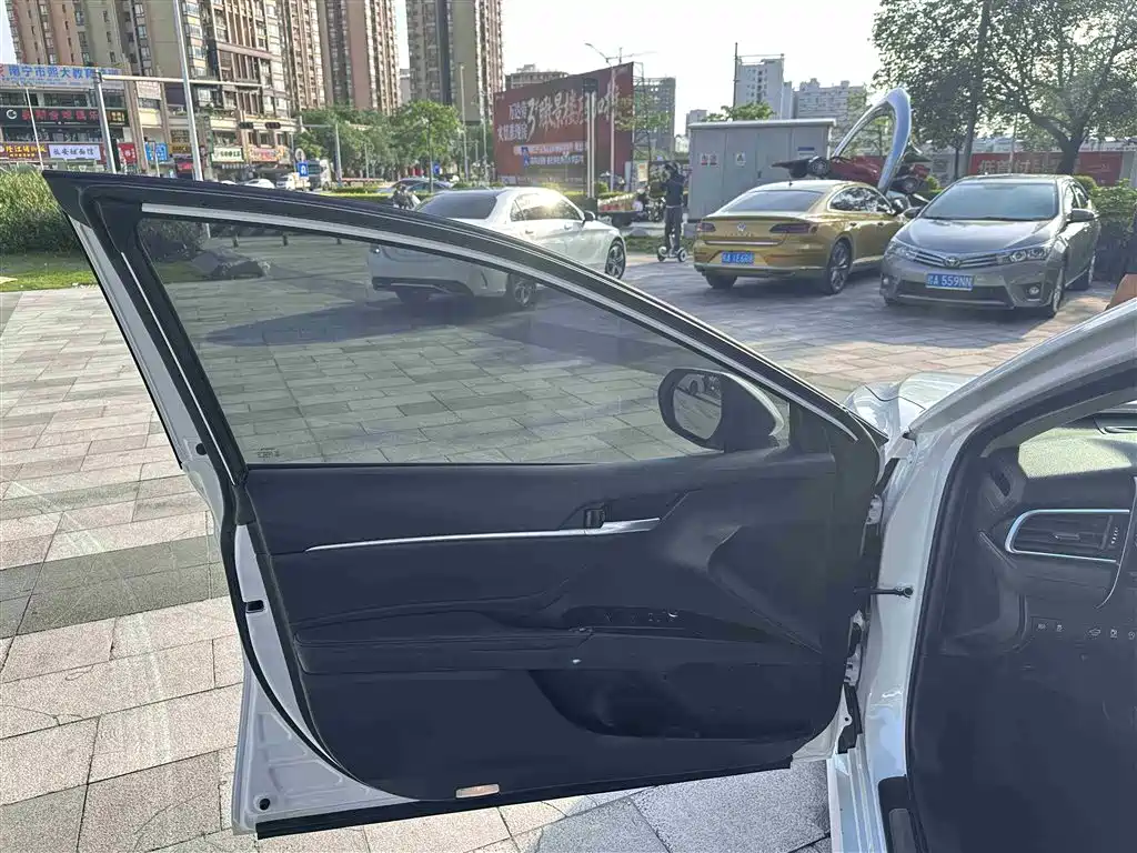 Toyota Camry 2021 2.0G Luxury Edition фото 23
