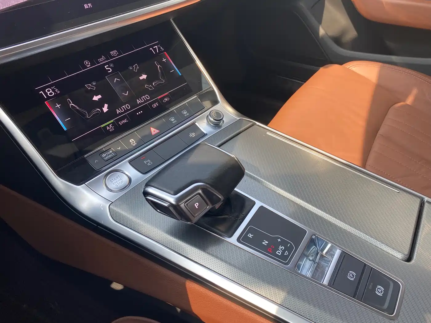 Audi A6L 2019 40 TFSI Luxury Elegance фото 12