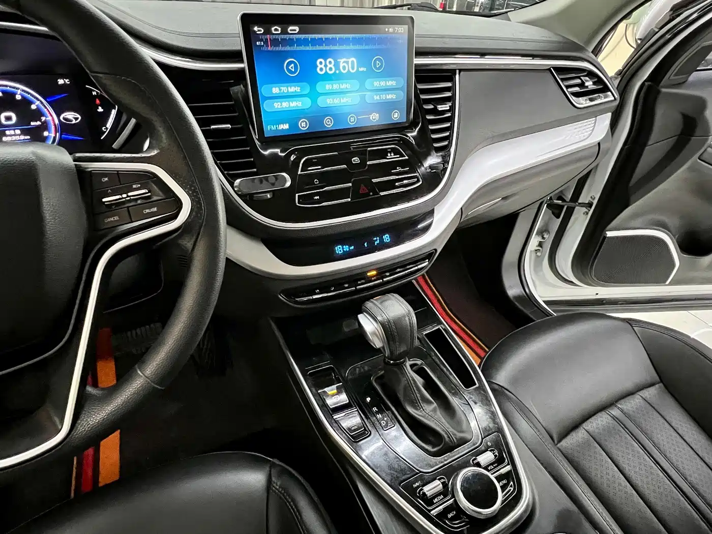 Soueast DX7 2020 2019 1.5T Automatic Smart Connect Fashion Edition China VI