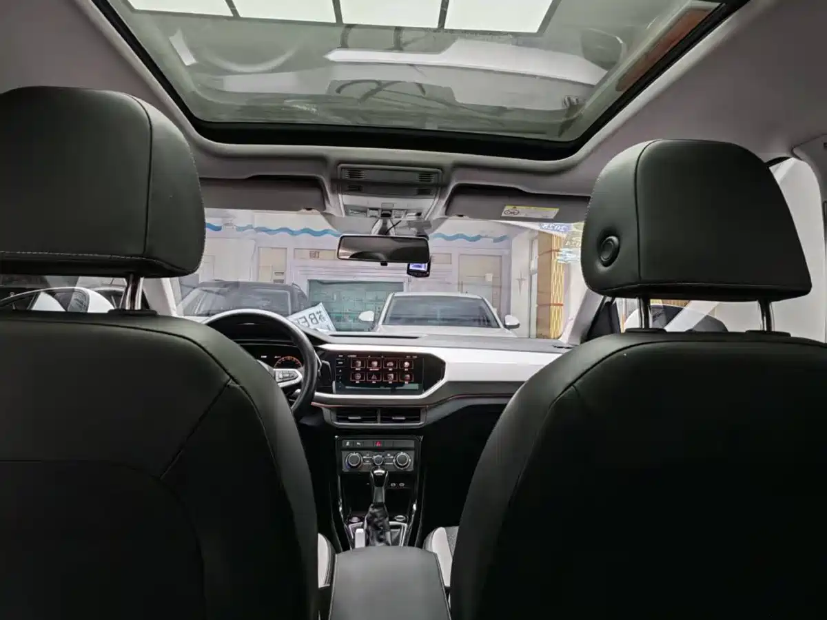 VOLKSWAGEN EXPLORING THE SHADOW