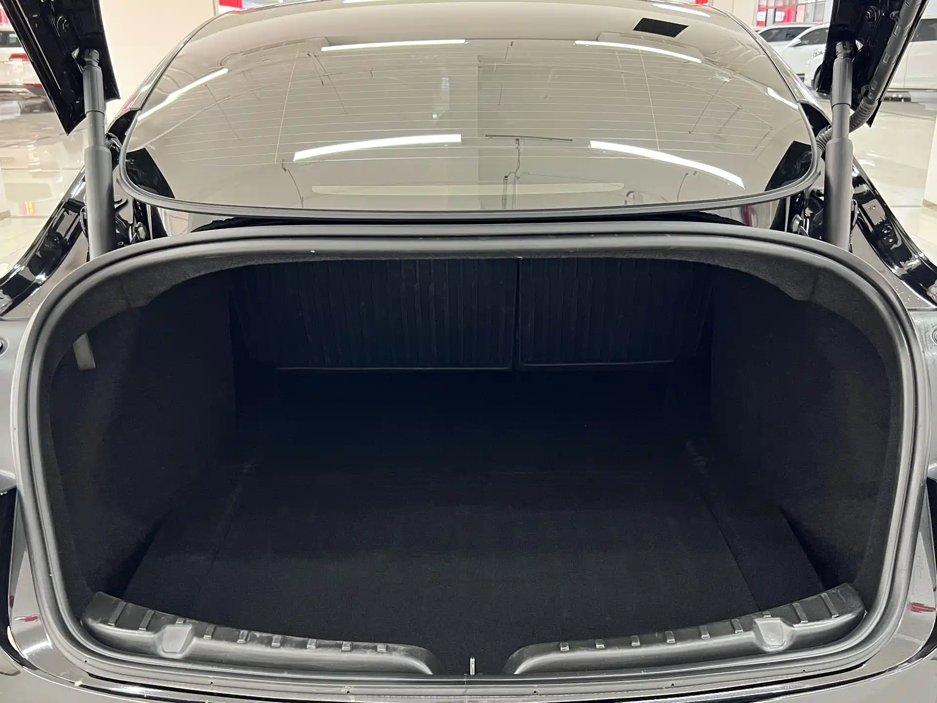 صورة 17 - Tesla Model 3