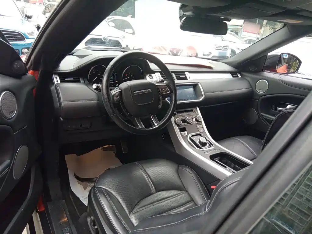 Land Rover Range Rover Evoque (Import) 2017 2.0T Convertible фото 12