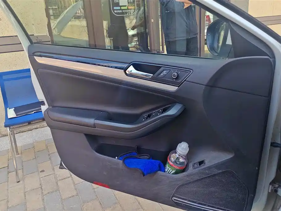 Volkswagen Sagitar 2015 1.6L Manual Fashion фото 7