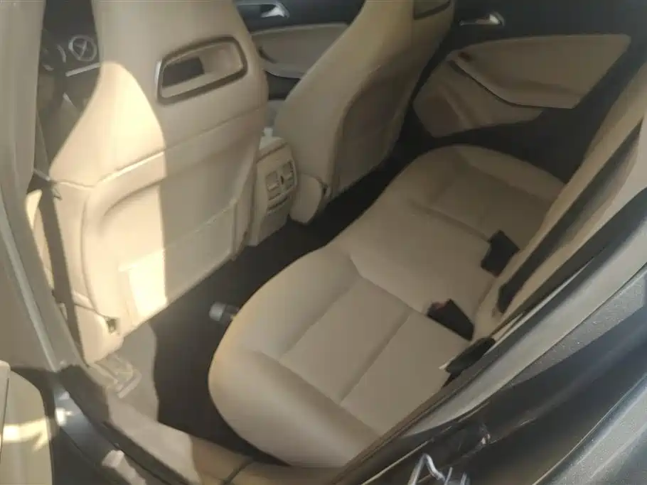 Mercedes-Benz GLA 2018 GLA 200 Dynamic фото 11