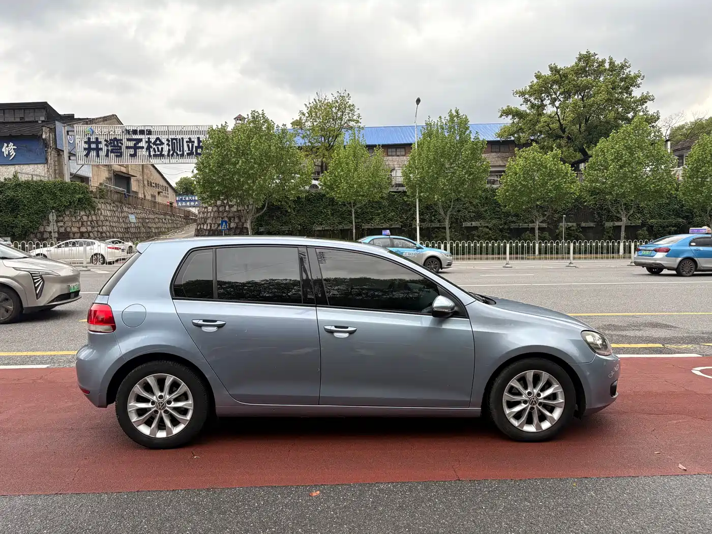 Volkswagen Golf 2010 1.4TSI Automatic Luxury фото 6