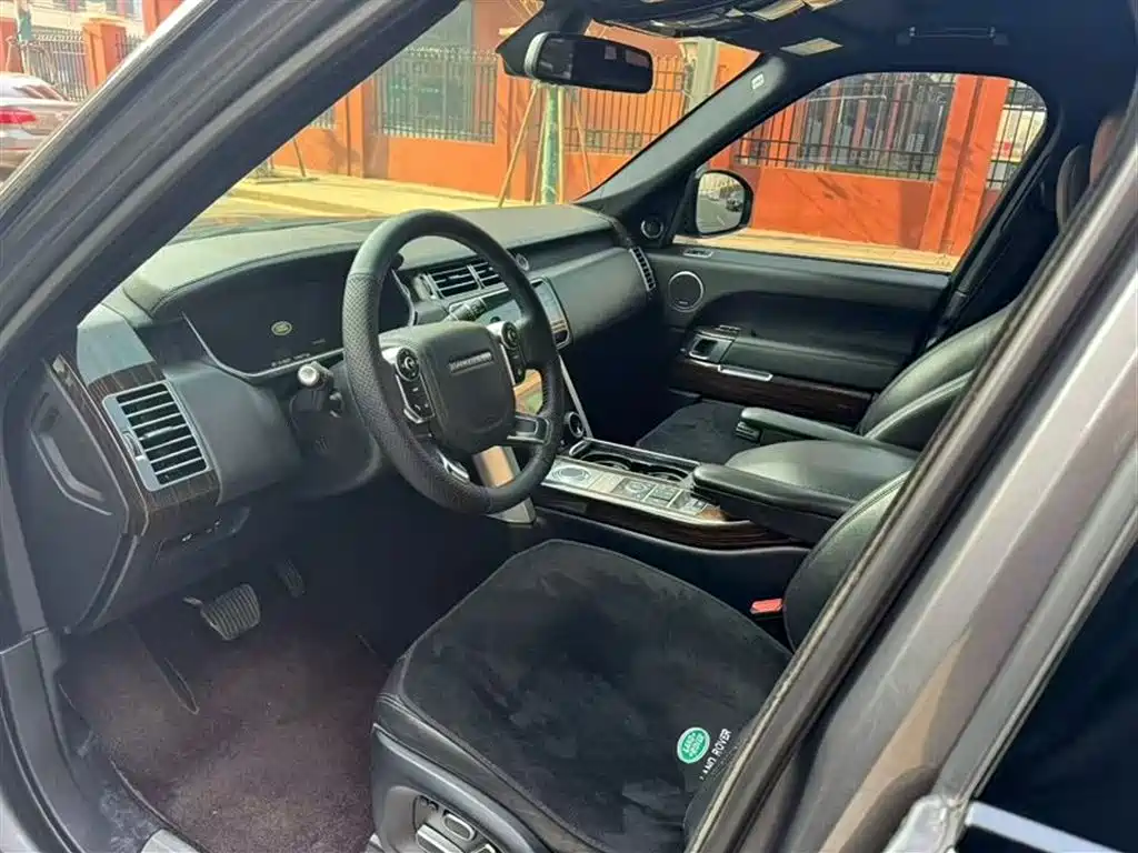 Land Rover Range Rover 2015 3.0 TDV6 Vogue фото 6