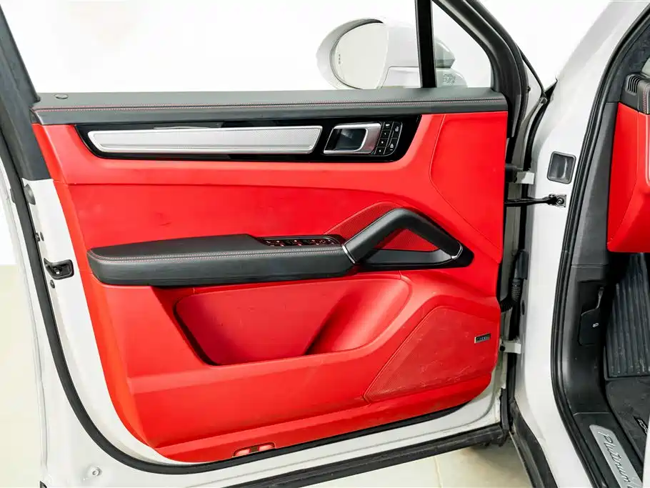 صورة 18 - Porsche Cayenne New Energy