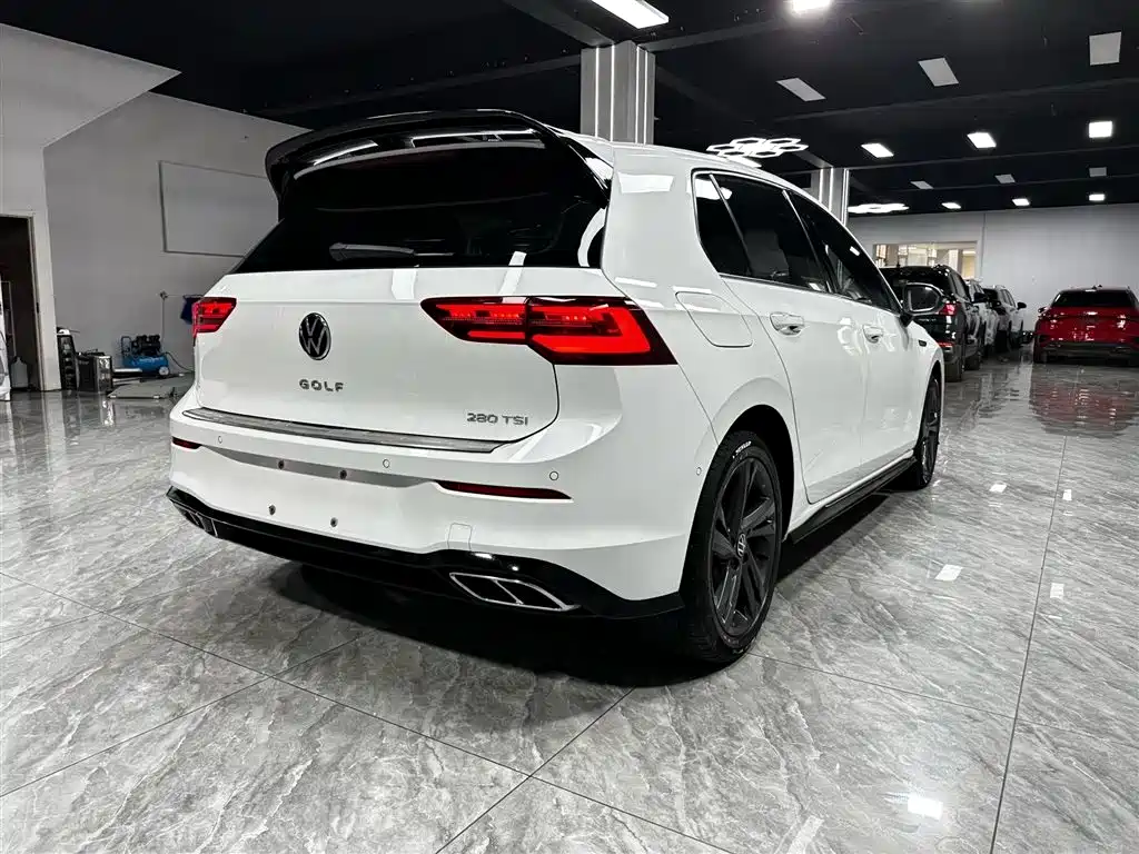 Volkswagen Golf 2023 280TSI DSG R-Line Lite фото 6