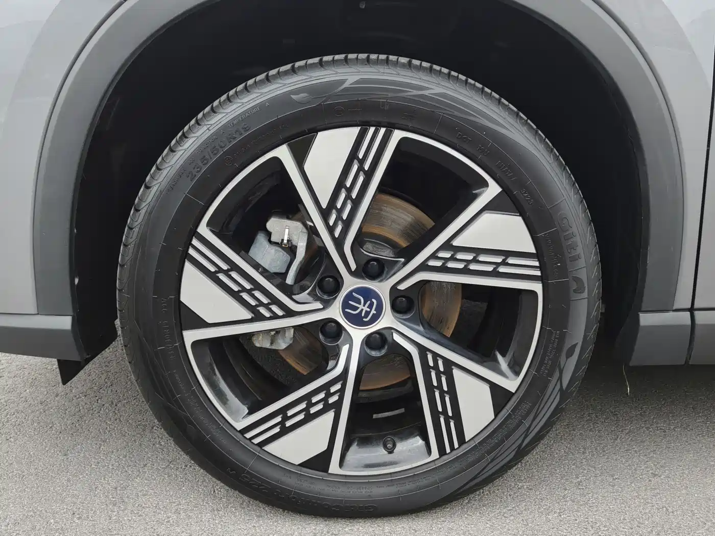 BYD Song Pro New Energy 2023 Champion Edition DM-i 110KM Excellence фото 13