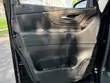 Фото 25 - Toyota Vellfire