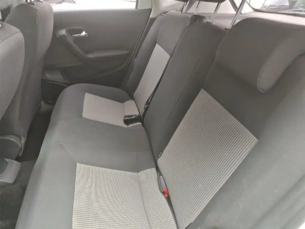 Volkswagen Polo 2016 1.4L Automatic Trend фото 17