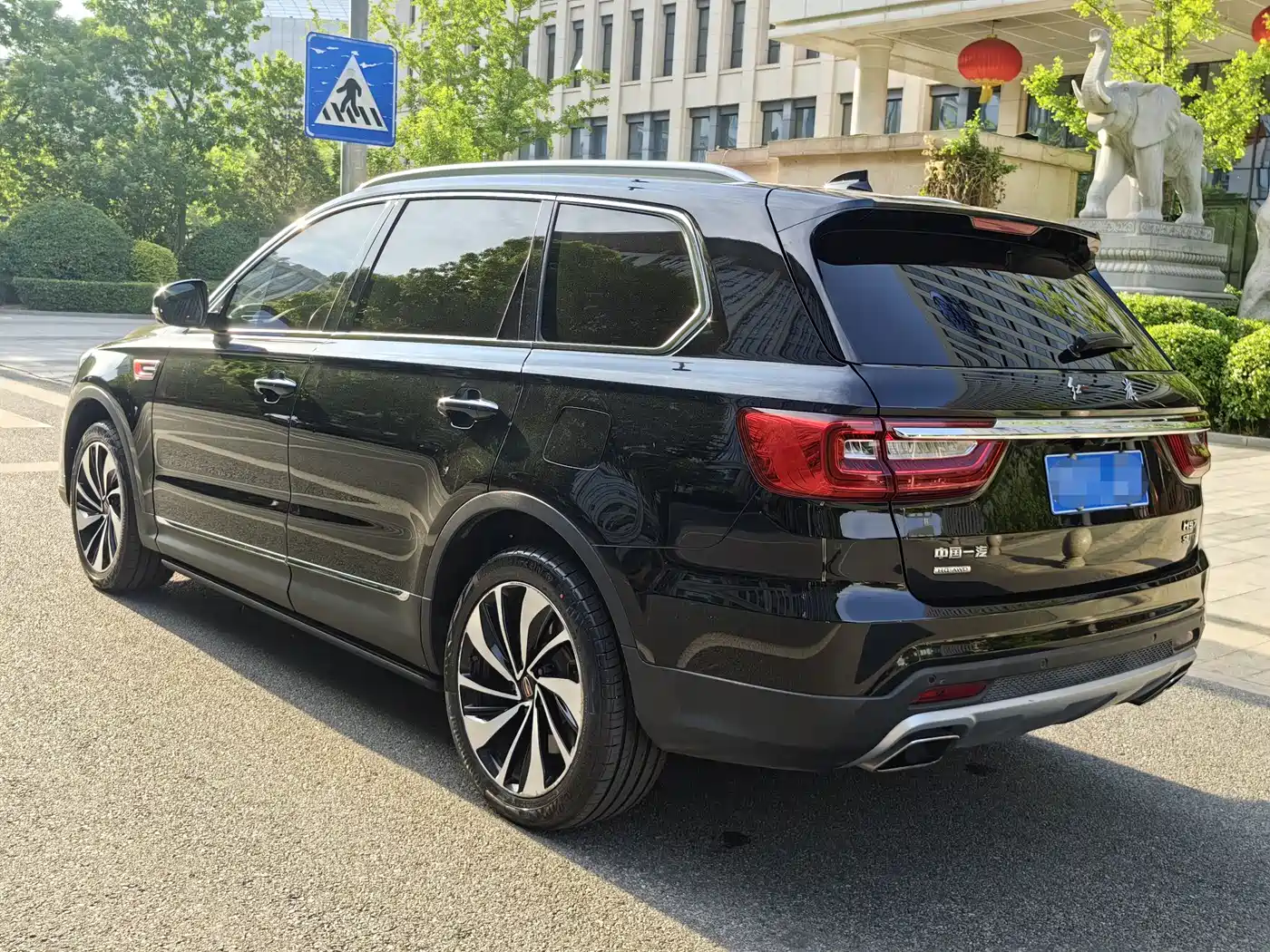 Hongqi HS7 2019 3.0T Automatic 4WD Smart Connection Flag Smooth Edition фото 2