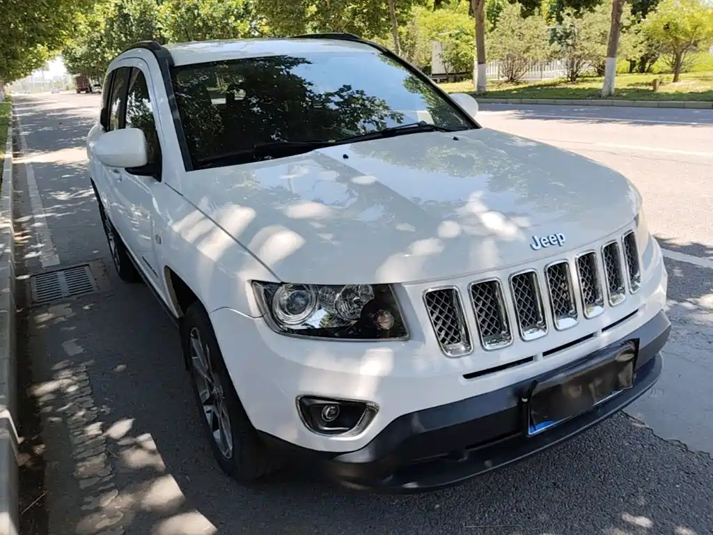 Jeep Compass (Import) 2015 2014 Facelift 2.4L 4WD Luxury Edition