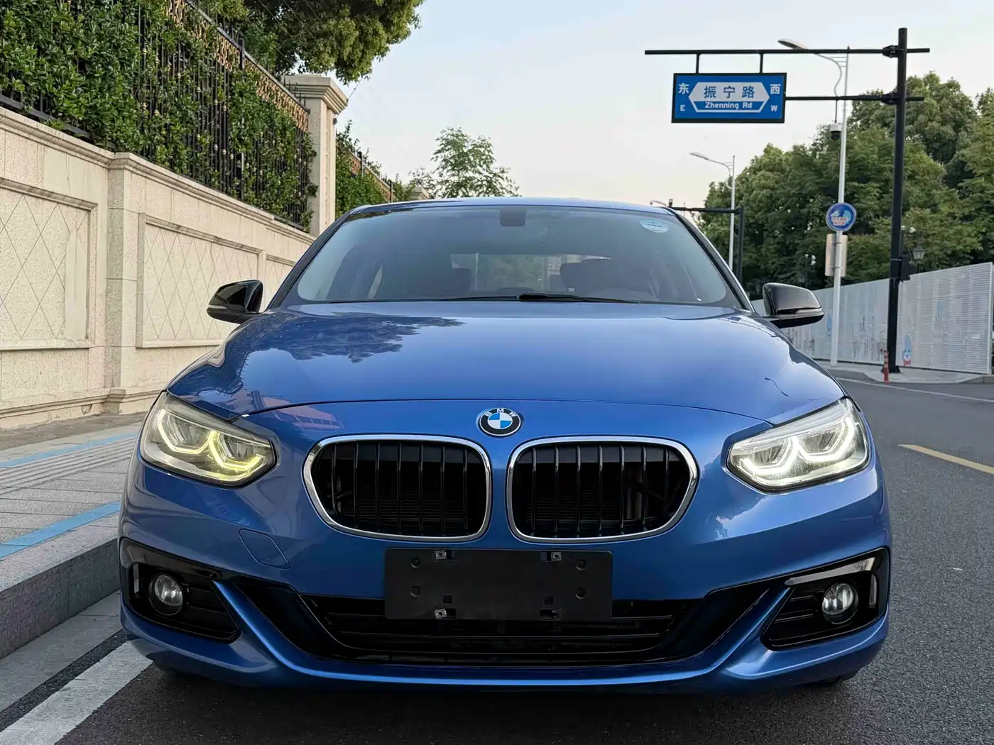 BMW 1 Series 2018 118i Sport Edition фото 2