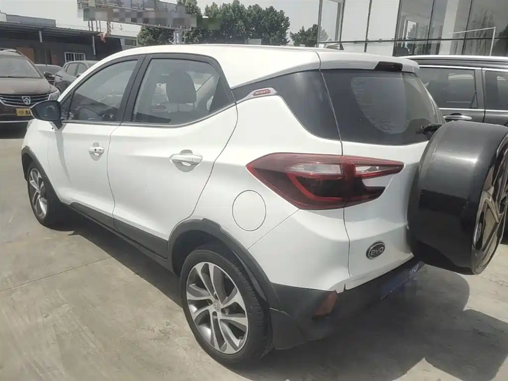 BYD Yuan 2017 1.5L Auto Cool Connect фото 5