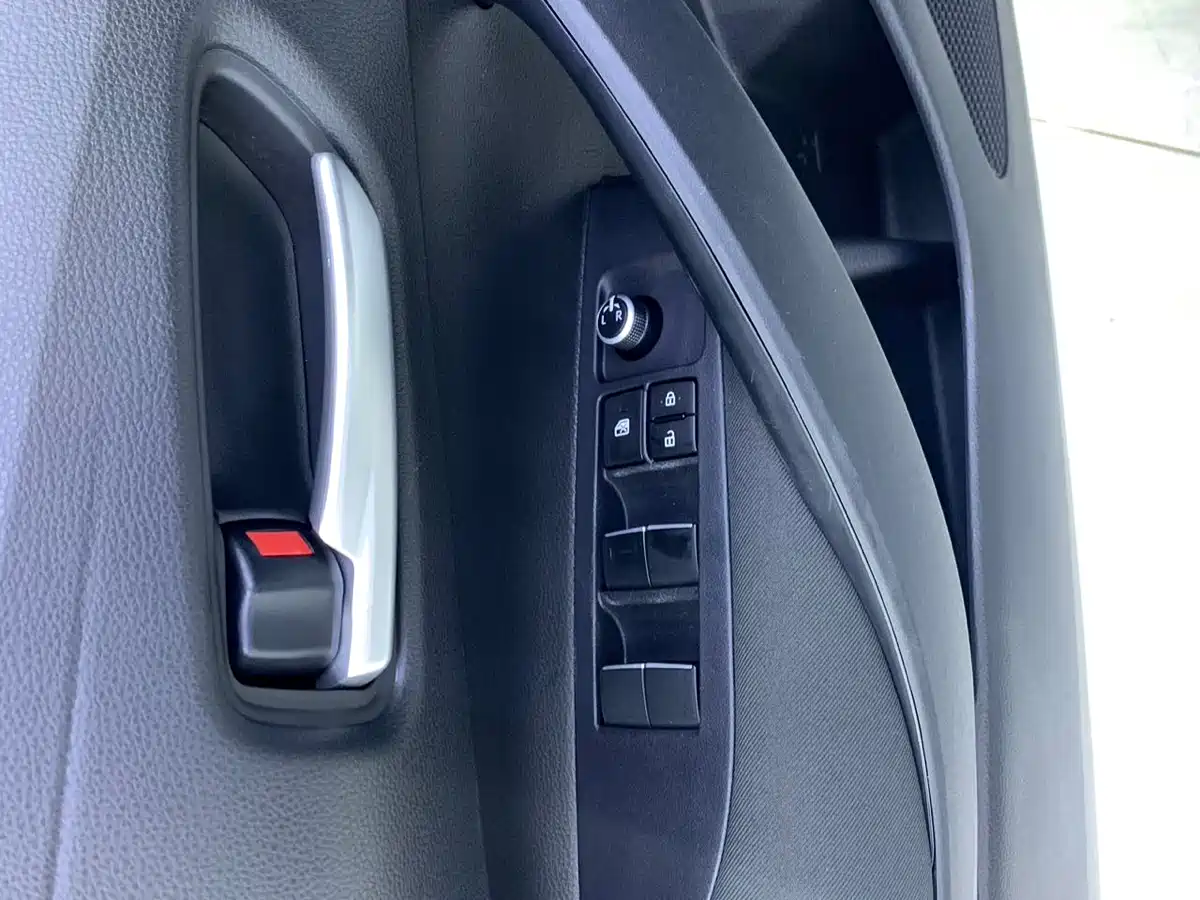 Toyota Levin 2023 Smart Hybrid 1.8L Luxury фото 4