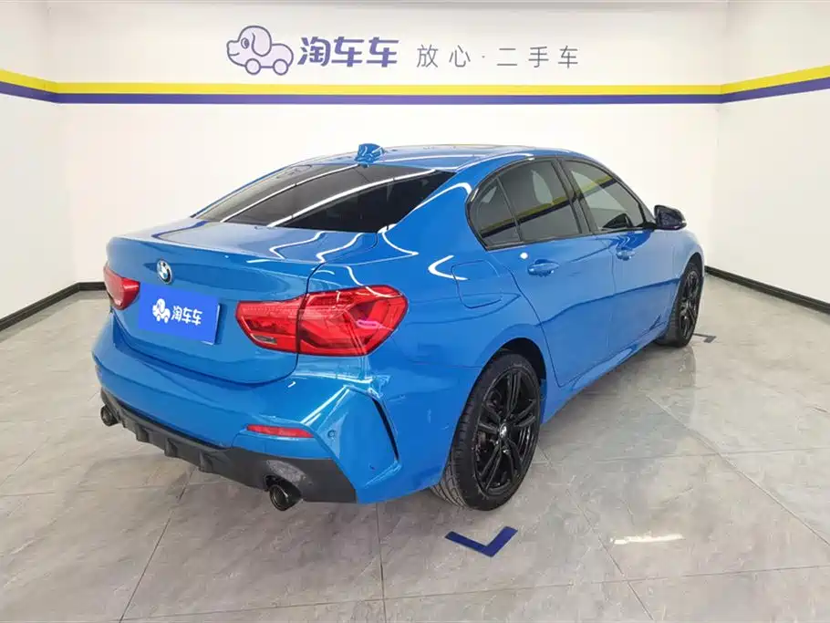 BMW 1 Series 2022 125i M Sport Shadow Edition фото 3