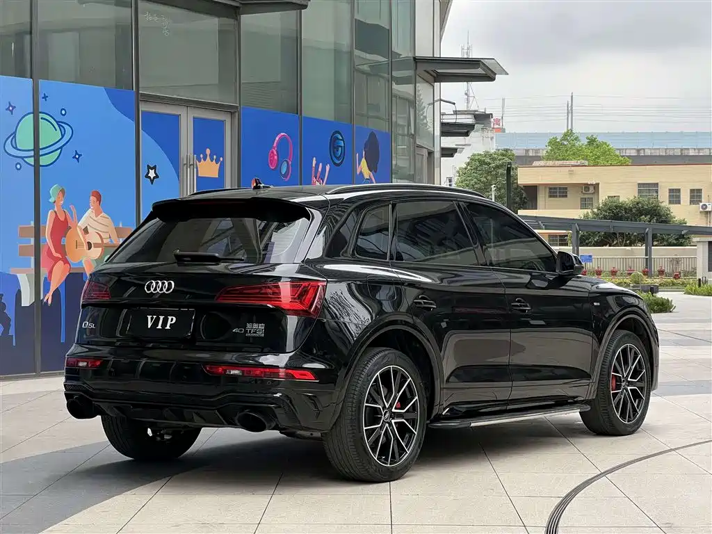 Audi Q5L 2023 40T Luxury Dynamic фото 6