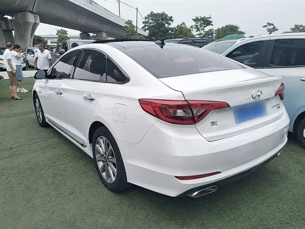 Hyundai Sonata 2015 1.6T GLS Smart фото 5