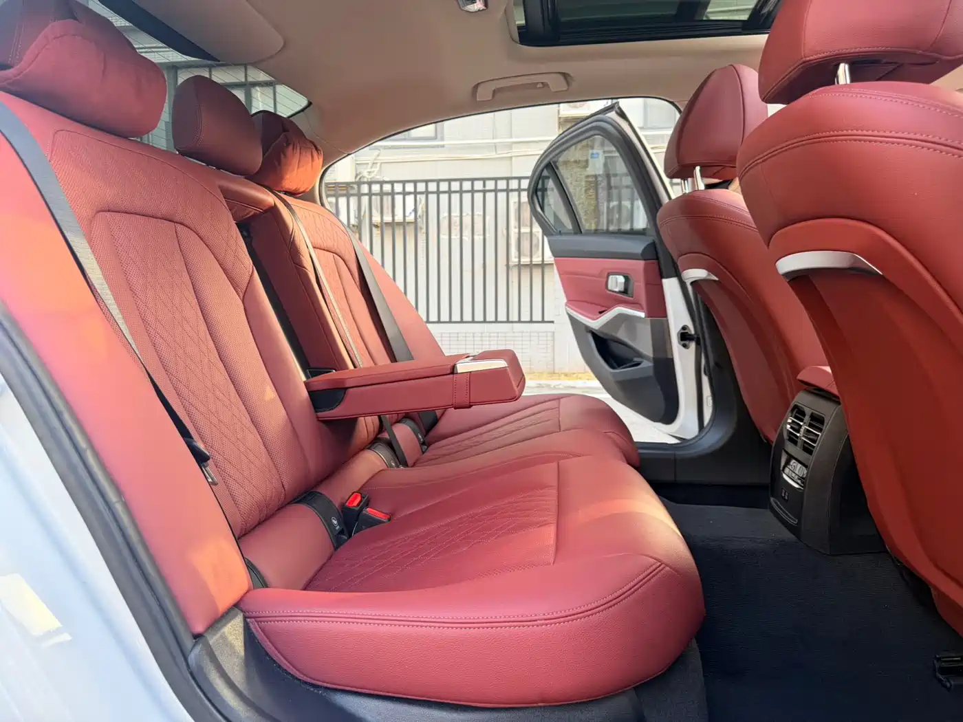 BMW 3 Series 2023 320Li M Sport Package фото 11