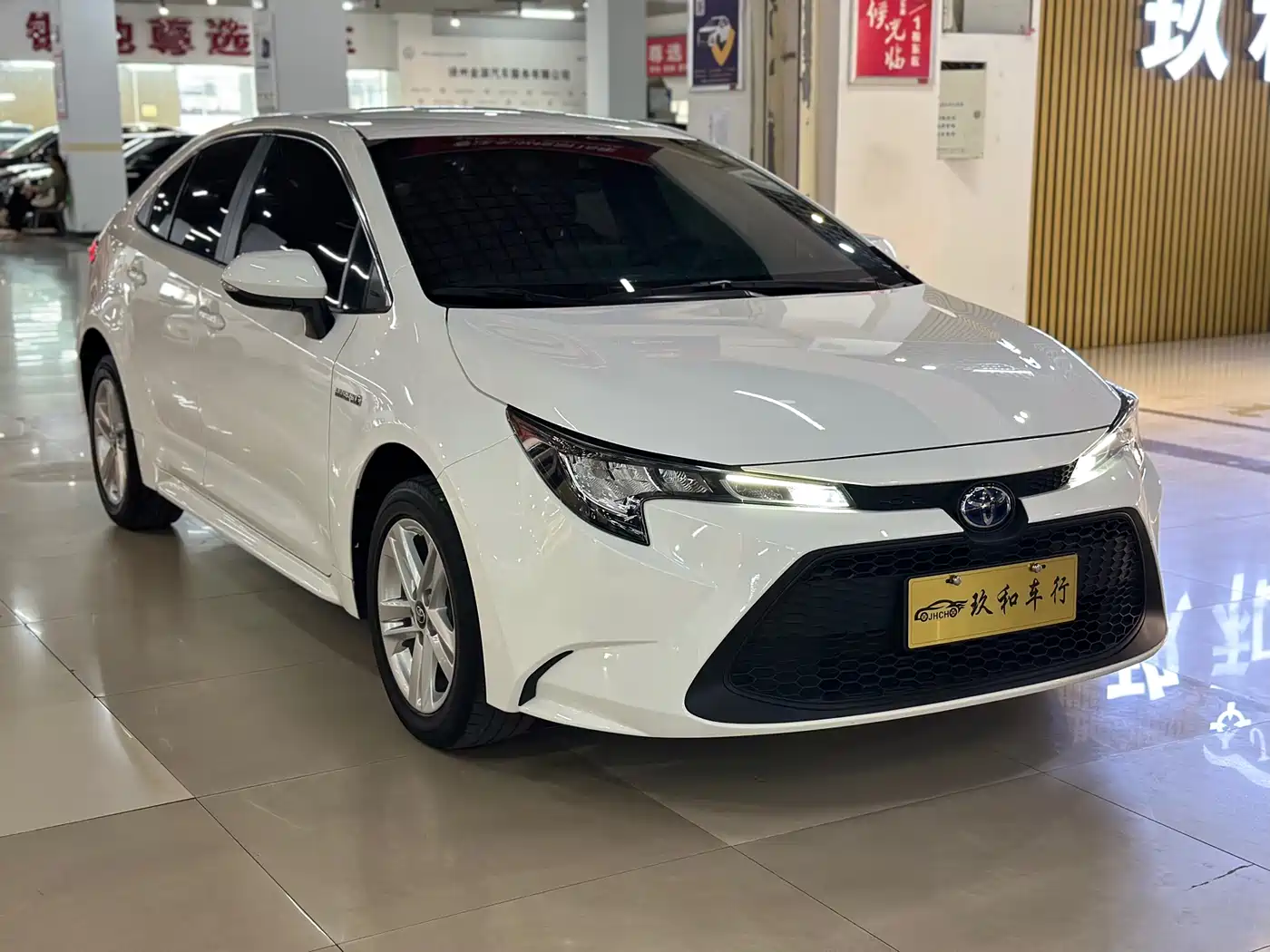 Toyota Levin 2022 Dual Engine 1.8H E-CVT Leading Edition фото 3