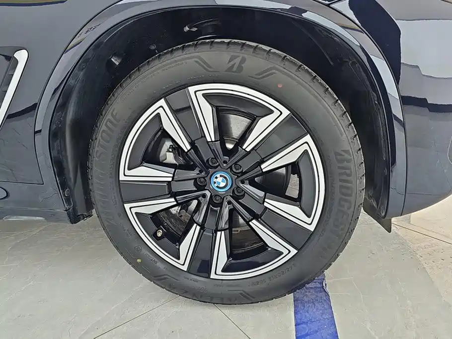 BMW iX3 2024 2023 Leading Type