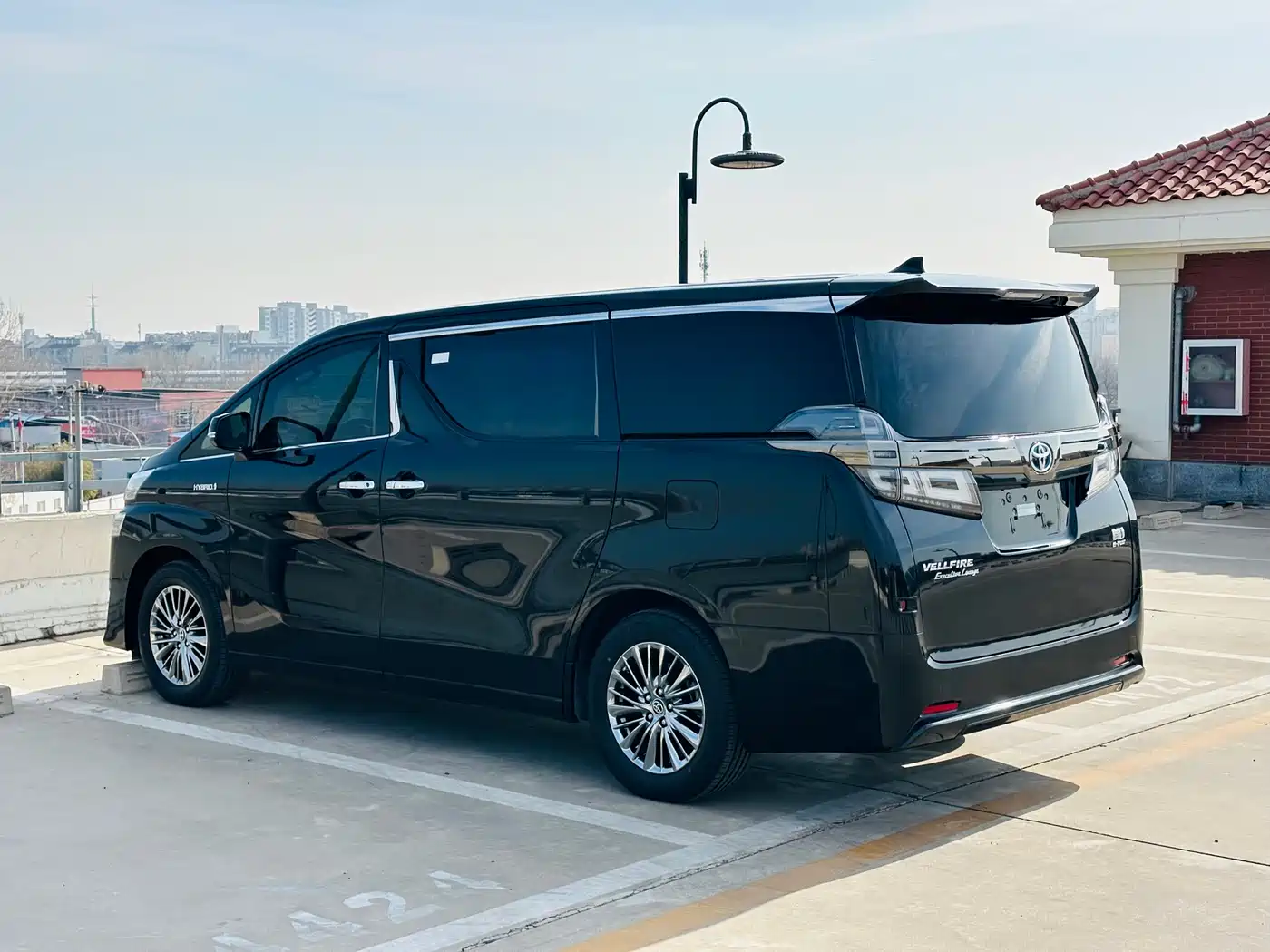 Toyota Vellfire 2020 Hybrid 2.5L Black Gold Limited Edition фото 6