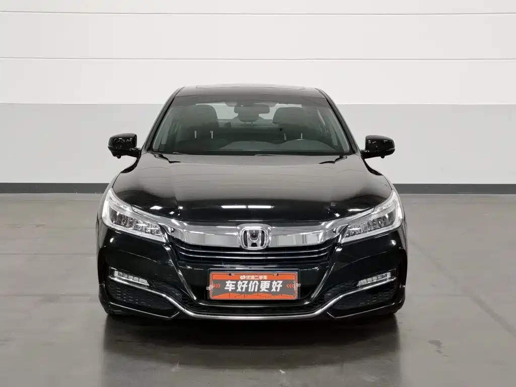 Фото 3 - Honda Accord