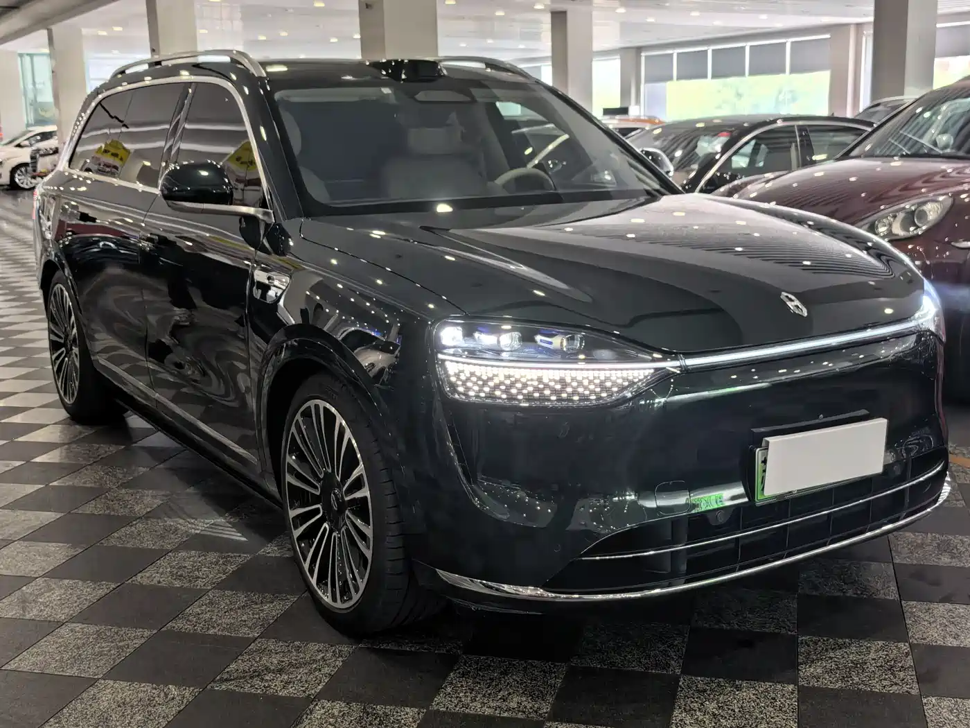 AITO Wenjie AITO M9 2024 Range Extender Ultra 52kWh 6-seater фото 3