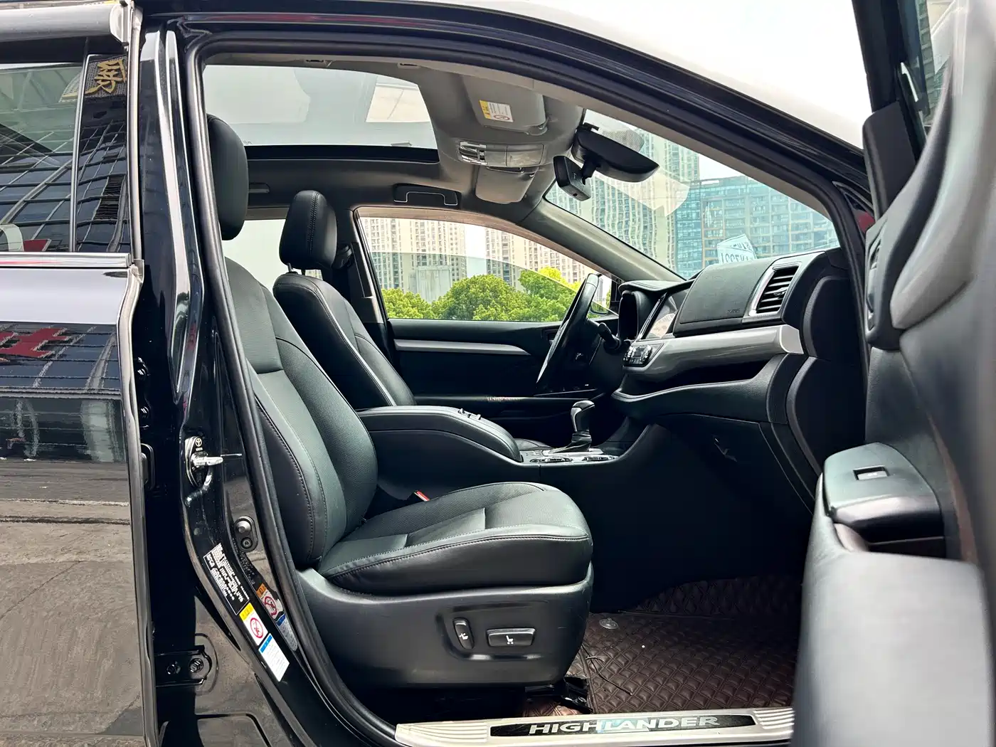 TOYOTA HIGHLANDER