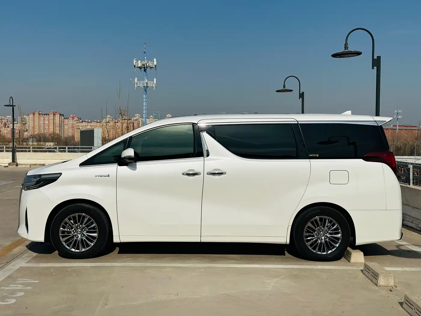 Toyota Alphard 2021 Hybrid 2.5L Premium фото 7