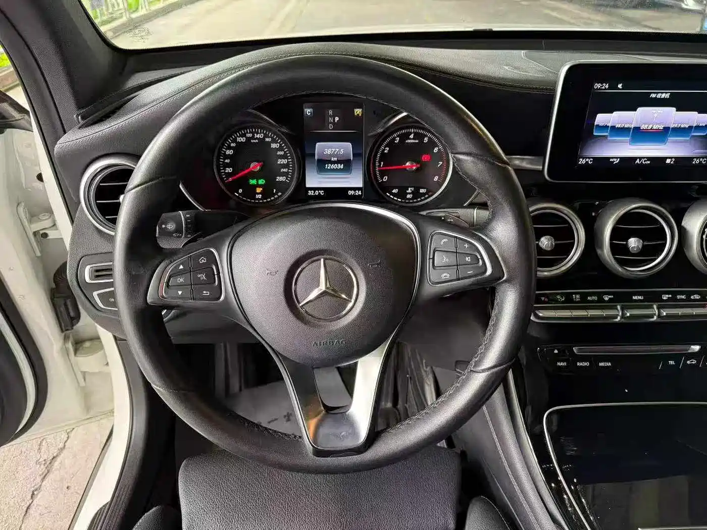 Mercedes-Benz GLC Coupe 2017 GLC 200 4MATIC Coupe SUV фото 8