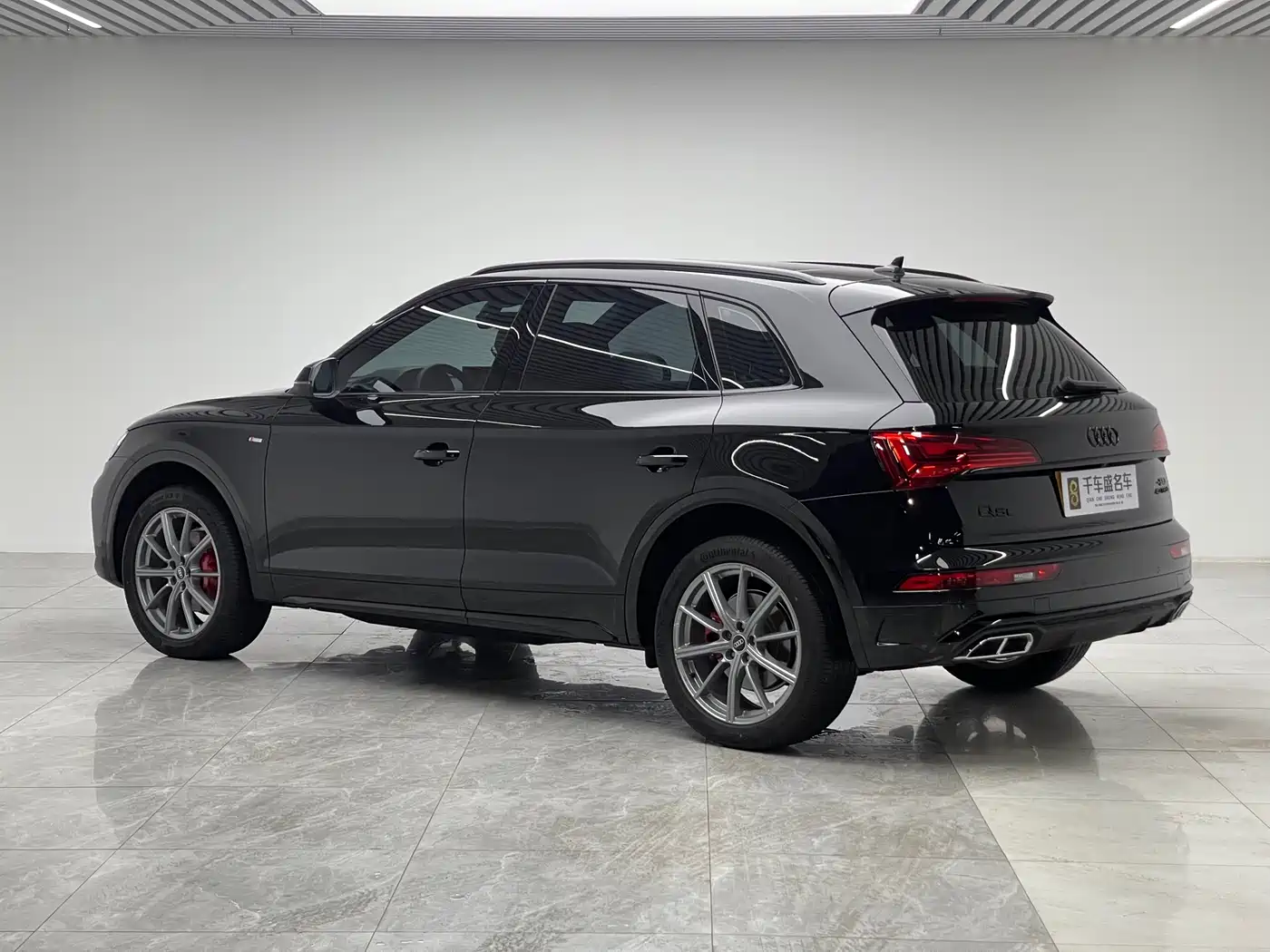 Audi Q5L 2024 Model 40 TFSI Luxury Dynamic фото 4