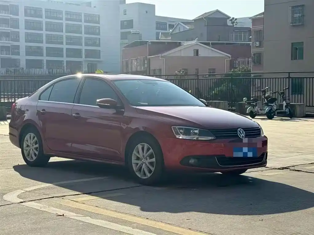 Volkswagen Sagitar 2012 1.6L Automatic Comfort Type фото 6