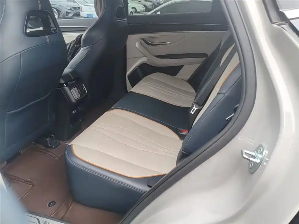 BYD Song PLUS PHEV 2023 Champion Edition DM-i 150KM Flagship PLUS фото 17