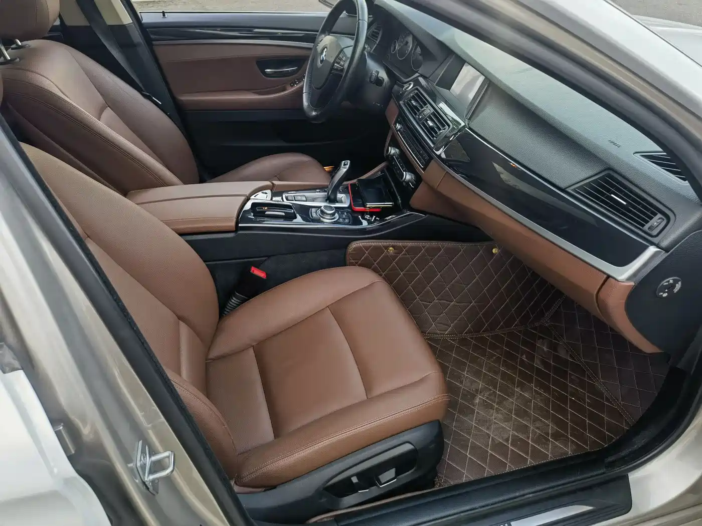 BMW 5 Series 2014 520Li Elegance фото 8