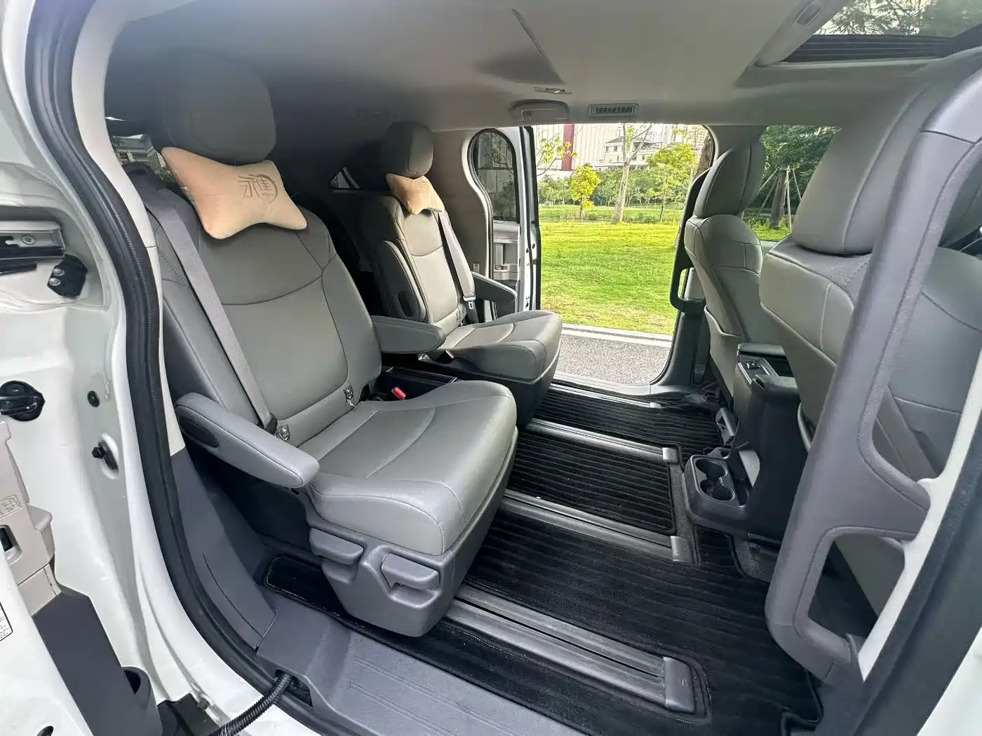 Toyota Granvia 2023 2023 2.5L Hybrid Comfort Edition