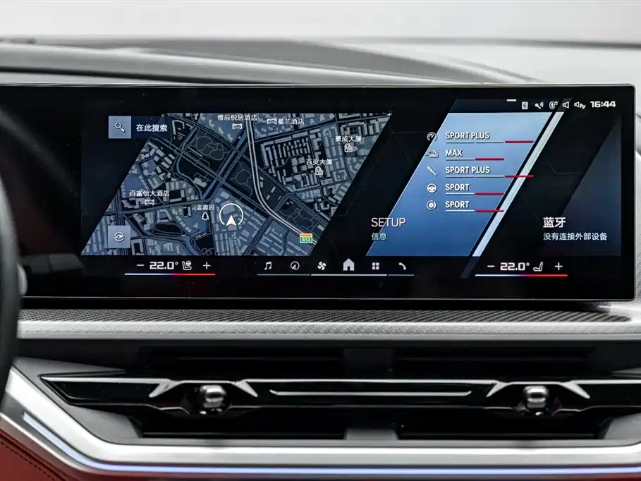 BMW XM 2023 50e фото 34