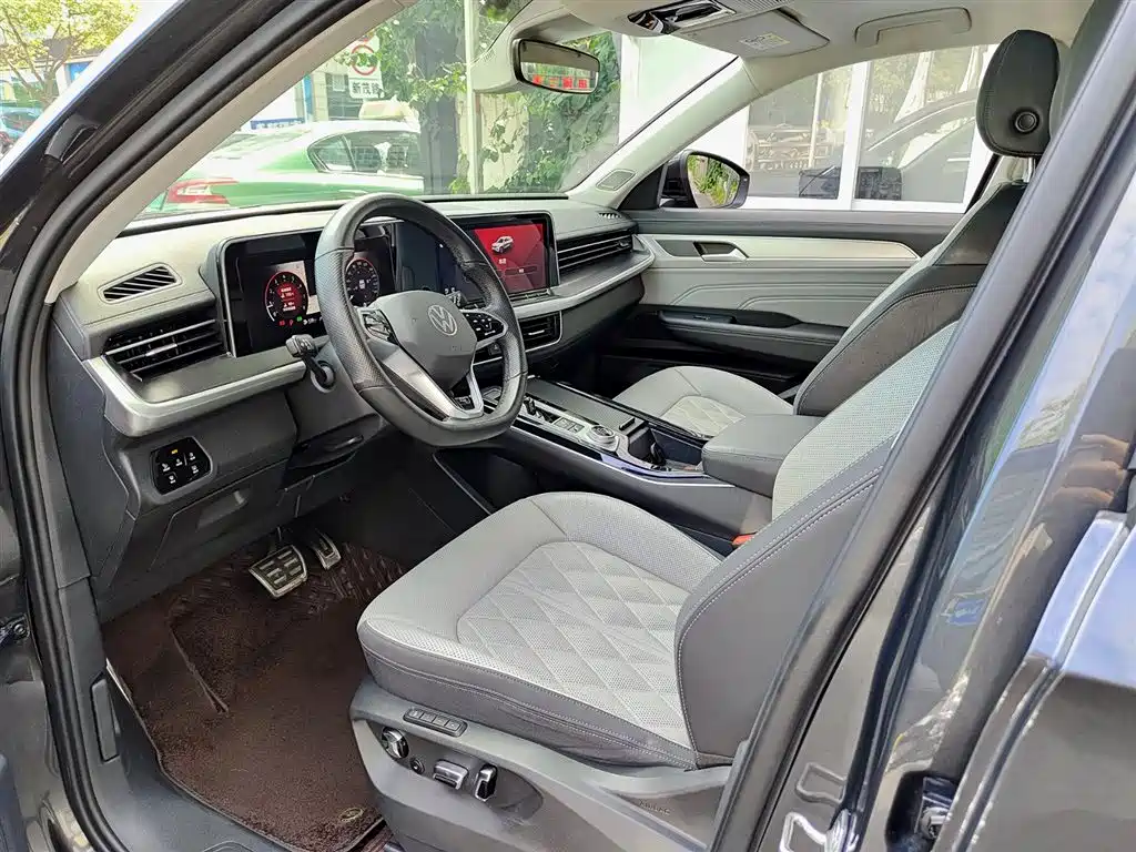 Volkswagen Talagon 2023 380TSI 4WD R-Line Launch Edition фото 7