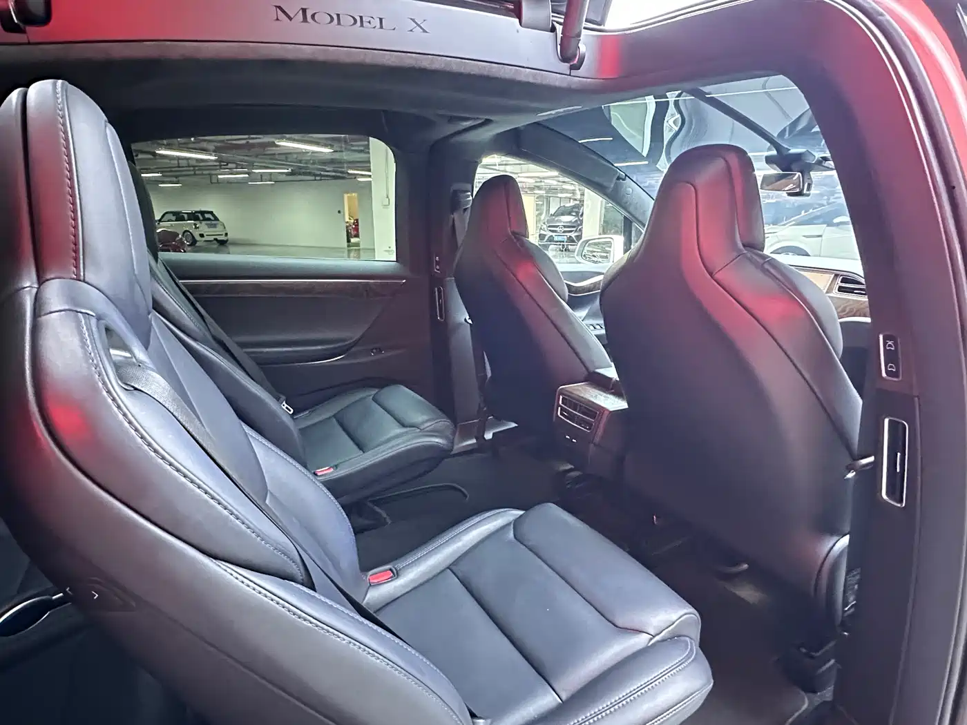 TESLA MODEL X