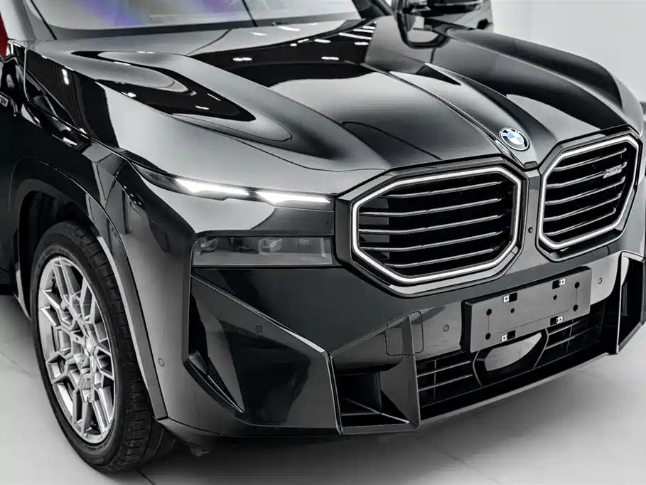 BMW XM 2023 50e фото 41