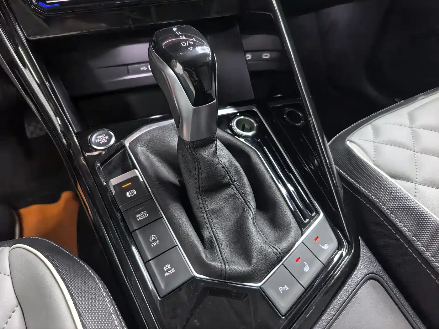Volkswagen Tayron 2023 280TSI 2WD Luxury Plus Advanced Edition фото 23