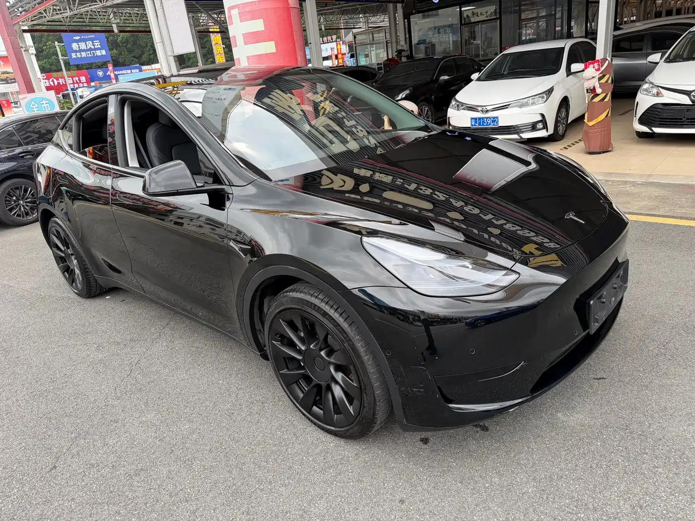 TESLA MODEL Y